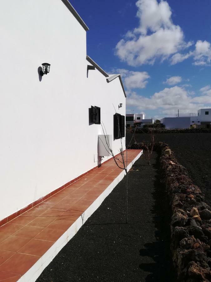 Vivienda Vacacional La Canada Tinajo Exterior photo